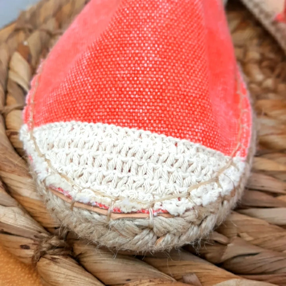 NWOT WANTED CANVAS ESPADRILLES - Picture 7 of 9